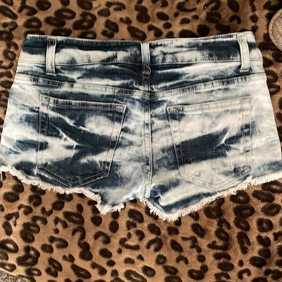 Women’s shorts - Picture 4 of 6